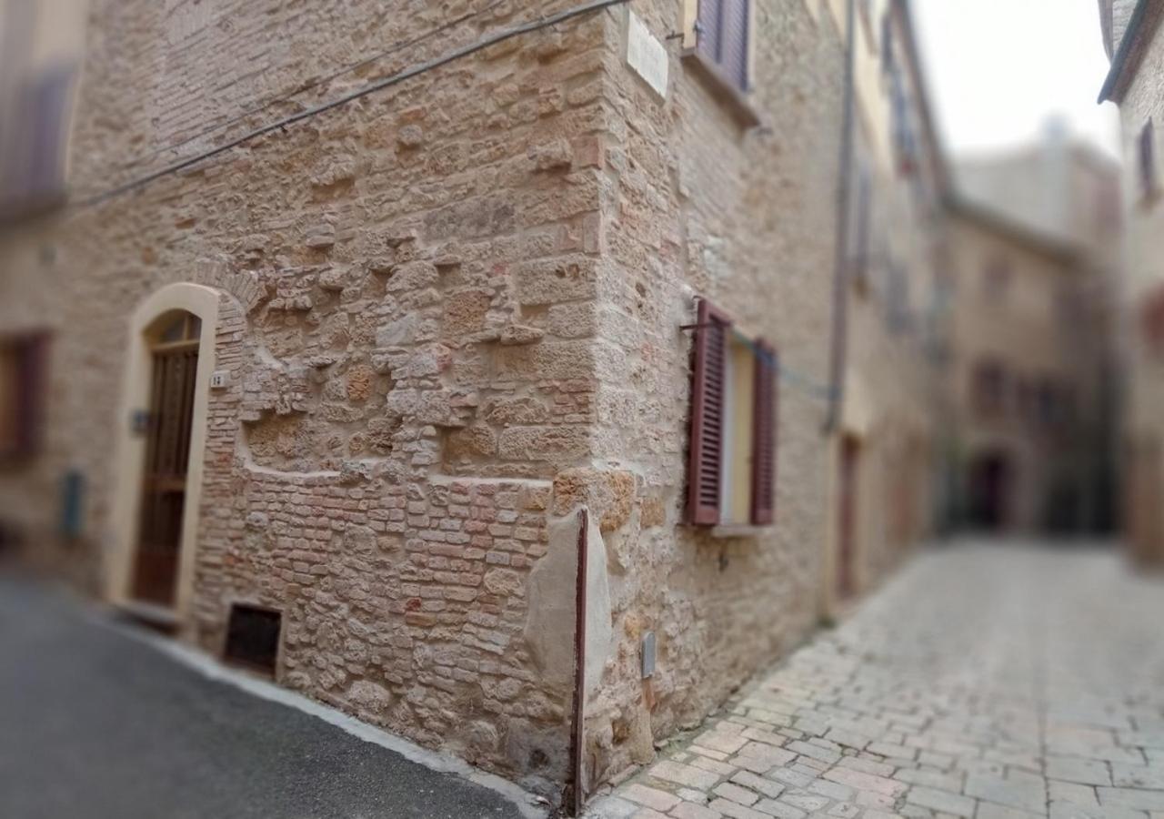 Appartamento Il Mandorlo Nel Centro Di Вольтерра Экстерьер фото